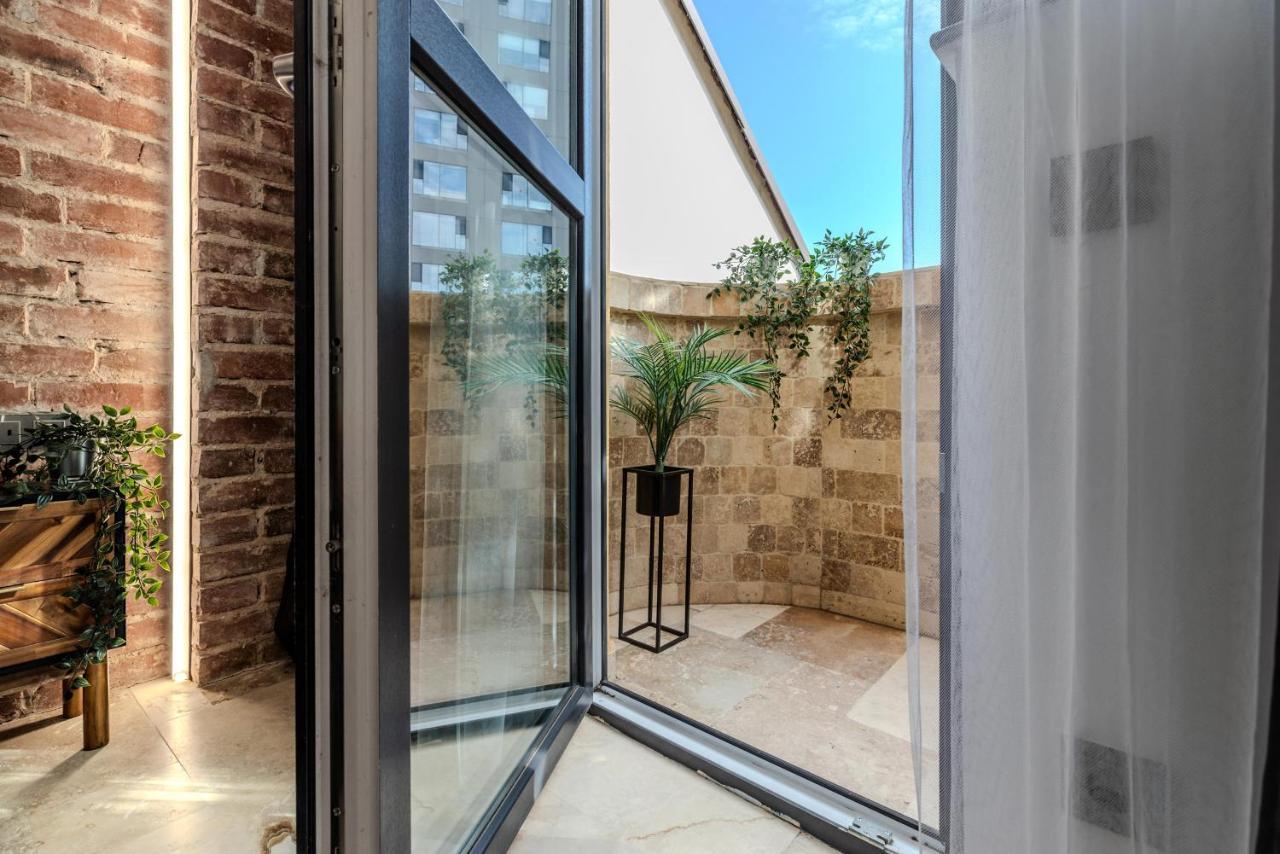 Luxury Living: Smart 2Br Apartment At Unirii Square Bucarest Esterno foto